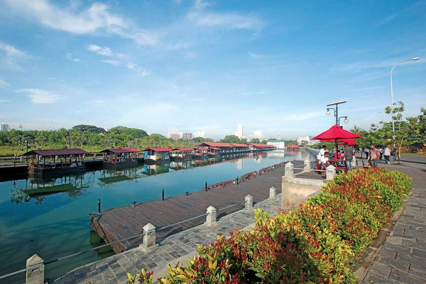 Floating market colombo